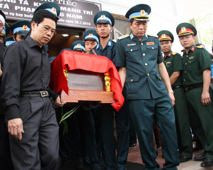 H&igrave;nh ảnh x&uacute;c động lễ viếng, truy điệu hai phi c&ocirc;ng Su-22 về nơi an nghỉ