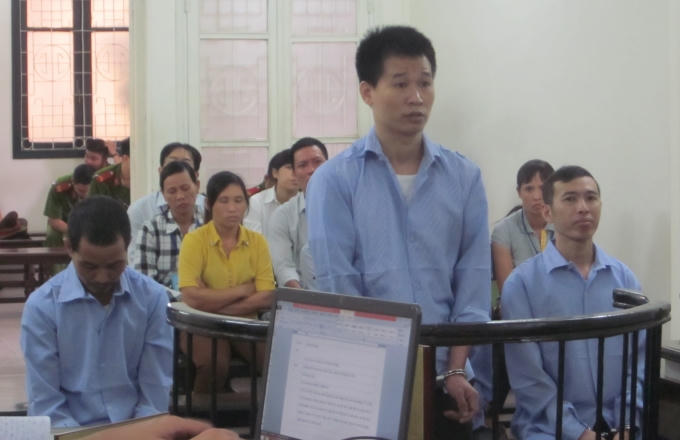Các bị cáo trước vành móng ngựa chiều ngày 23/11 (Ảnh: Duy Khương)