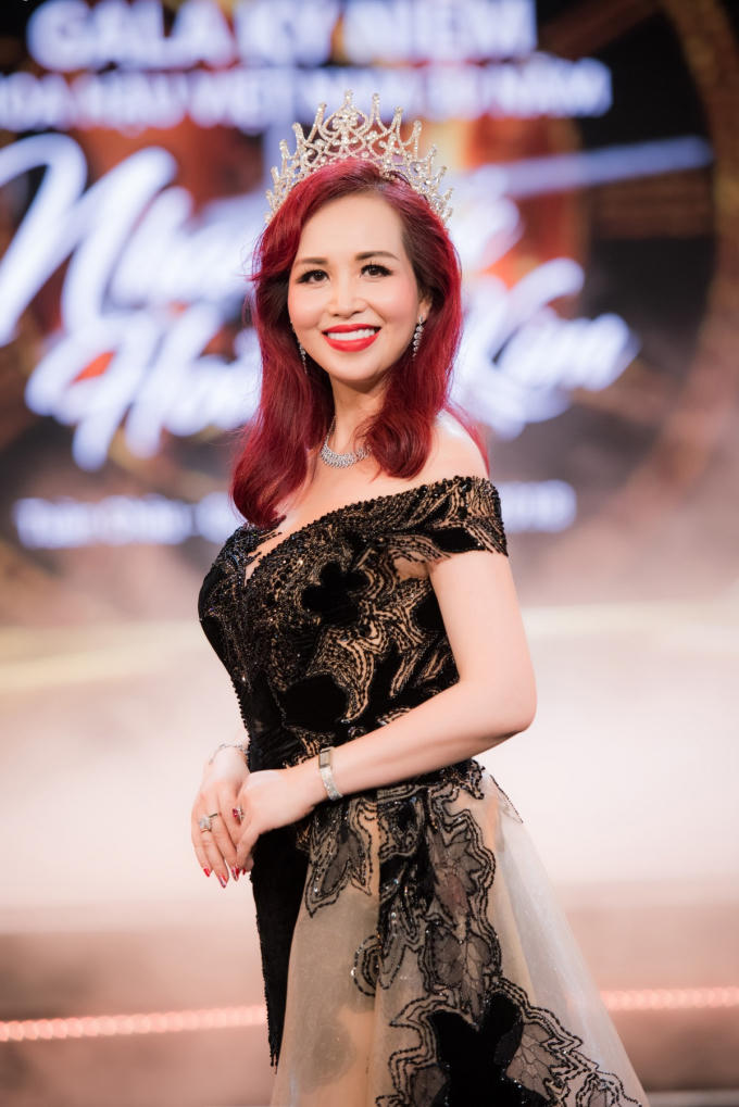 Diệu Hoa, H&agrave; Kiều Anh c&ugrave;ng đọ sắc với v&aacute;y Ho&agrave;ng Hải