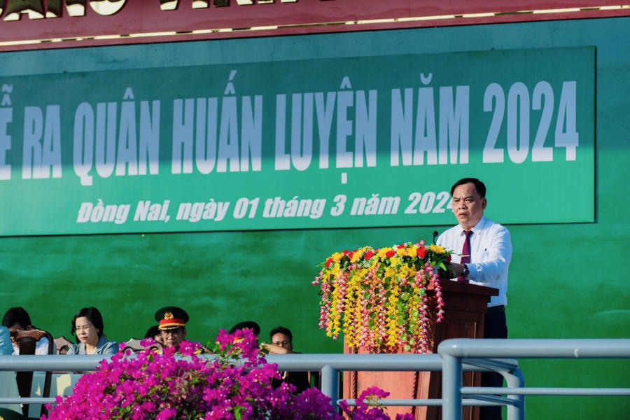 Quyền Chủ tịch UBND tỉnh Đồng Nai Võ Tấn Đức phát biểu tại lễ ra quân.