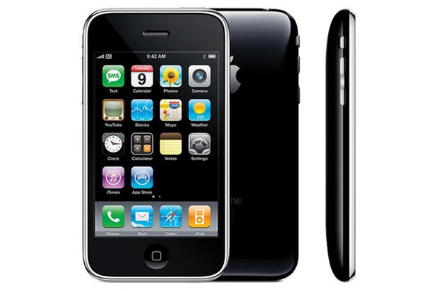 iPhone thế hệ 2 ra mắt với cải tiến về thiết kế: mặt sau bằng nhựa màu trắng/đen thay vì vỏ kim loại. Thiết bị hỗ trợ kết nối 3G (iPhone đời đầu chỉ kết nối EDGE), bổ sung GPS. Chính vì vậy nên nó thường được gọi là iPhone 3G.