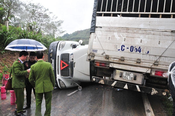 Hiện trường vụ tai nạn (Báo Lào Cai).