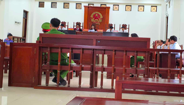 Phiên tòa xét xử vụ “Lừa đảo chiếm đoạt tài sản” ở Bắc Giang.