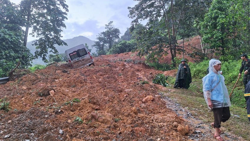 Hiện trường vụ sạt lở đất đá.