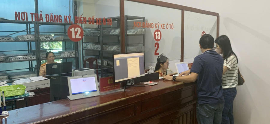 Công an tỉnh Thanh Hóa tăng cường tuyên truyền, hướng dẫn người dân chủ động kiểm tra, đối chiếu, bổ sung thông tin cá nhân. (Ảnh: CATH)