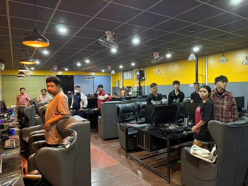 Tổng kiểm tra hành chính các cơ sở kinh doanh có dấu hiệu phức tạp về ANTT trên địa bàn tỉnh.