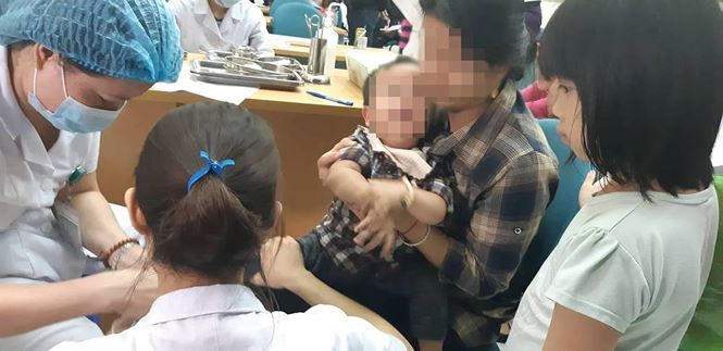 'Ăn thịt bẩn, g&agrave; thối': 400 trẻ mầm non Bắc Ninh về H&agrave; Nội x&eacute;t nghiệm bệnh