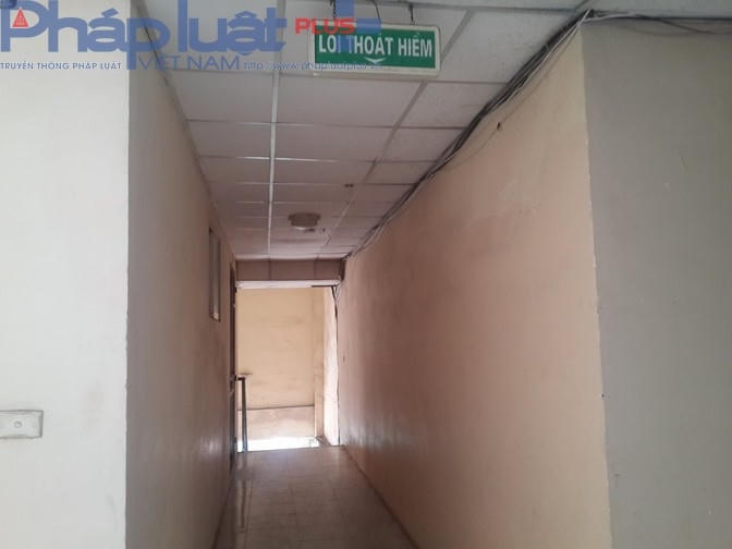 Tòa nhà không đảm bảo các điều kiện an toàn về PCCC, trong trường hợp xảy ra sự cố về cháy nổ, gây ảnh hưởng nghiêm trọng đến tính mạng và tài sản của người dân.