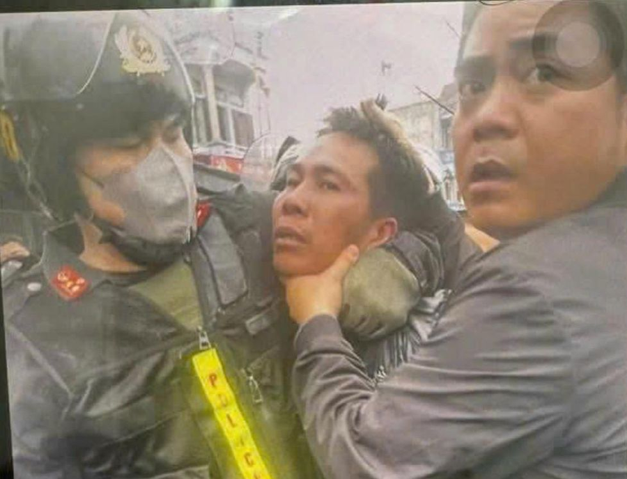 Lực lượng chức năng giải cứu bé gái thành công và khống chế đối tượng.
