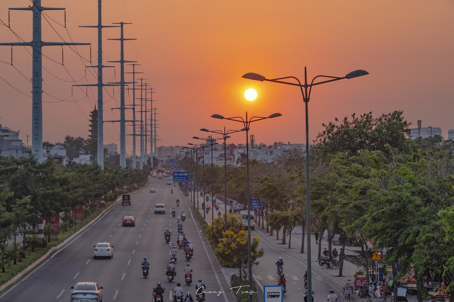 Pham_Van_Dong_Boulevard,_HCMC