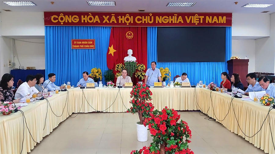 Toàn cảnh buổi họp.