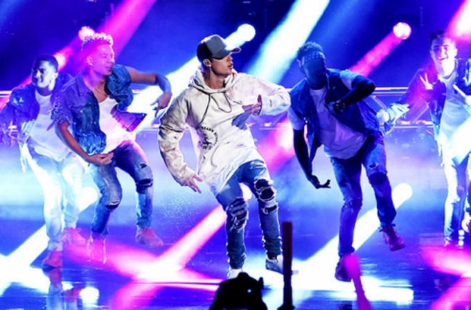 Justin Bieber (21 tuổi) là ứng viên được đề cử trẻ nhất AMA 2015. Ảnh: Internet