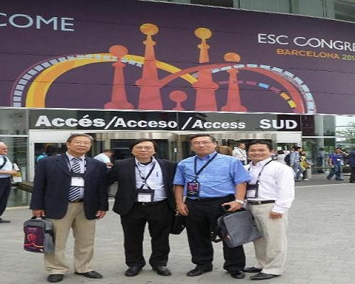 Bác sĩ Hòa cùng các chuyên gia về tim mạch Việt Nam tham dự hội nghị tim mạch quốc tế. Ảnh: T.T.