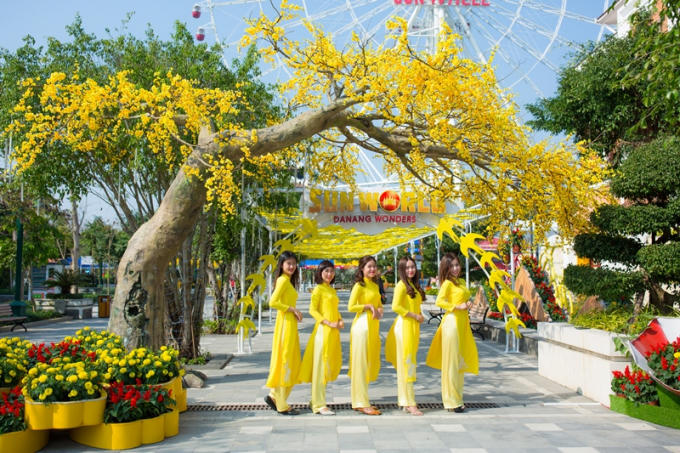 Kh&ocirc;ng kh&iacute; Tết c&oacute; một kh&ocirc;ng hai tại c&aacute;c khu vui chơi giải tr&iacute; Sun World