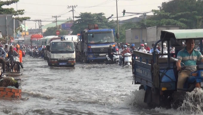 Các phương tiện di chuyển hết sức khó khăn