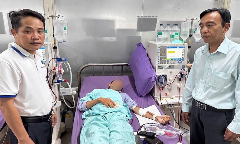 Cơ quan BHXH đã chủ động phối hợp với chính quyền địa phương cấp thẻ BHYT kịp thời cho anh L.Q.N người tố cửa hàng C.P bán thịt lợn bệnh.