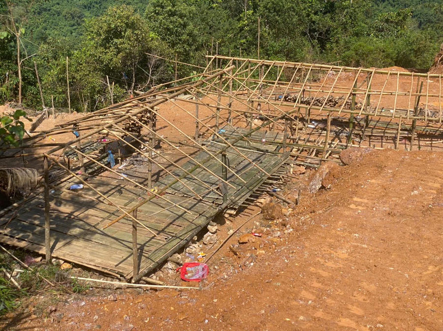 Hình ảnh hiện trường khai thác khoáng sản (vàng) trái phép được lực lượng chức năng chụp lại.