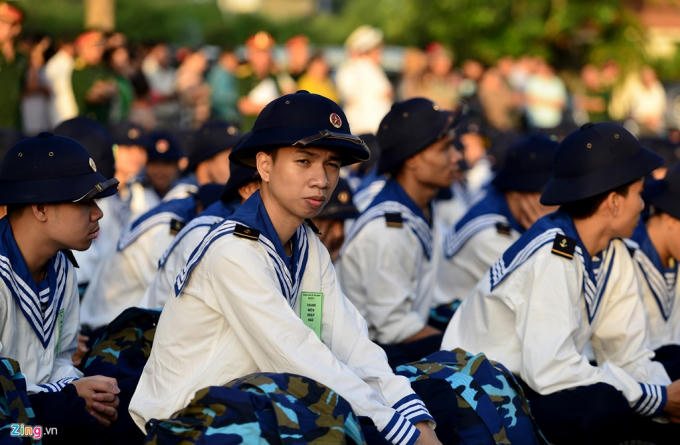 Nữ t&acirc;n binh tại TP Hồ Ch&iacute; Minh trong ng&agrave;y nhập ngũ