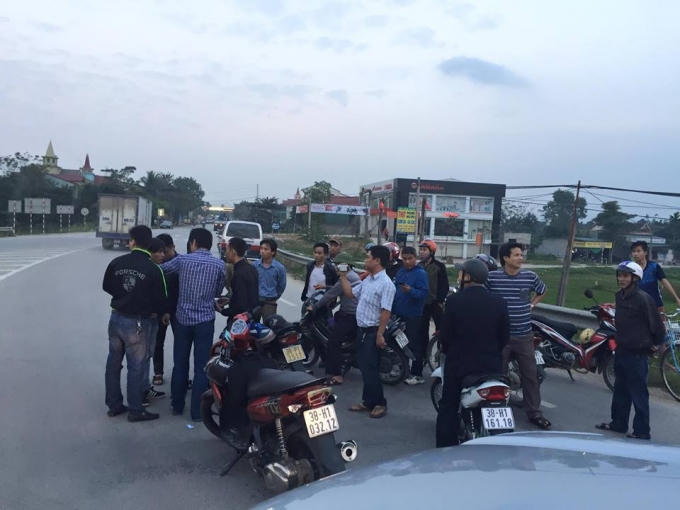 Hai đối tượng "nhảy xe" bị vây bắt.