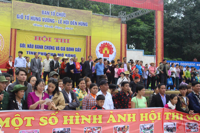 Giỗ Tổ H&ugrave;ng Vương 2017: Rộn r&agrave;ng hội thi g&oacute;i b&aacute;nh chưng, gi&atilde; b&aacute;nh giầy