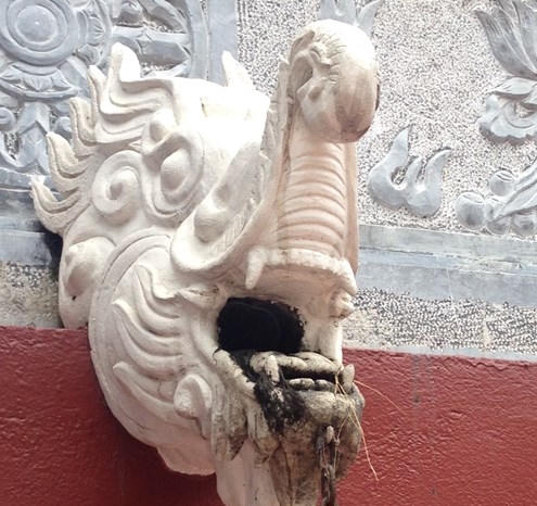 Một trong những hình thù kỳ lạ tồn tại nhiều năm qua khu di tích cấp Quốc gia.