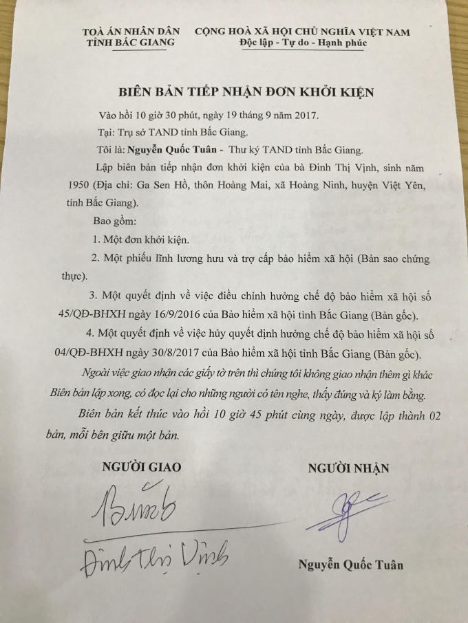 Biên bản tiếp nhận đơn khởi kiện của TAND tỉnh Bắc Giang trong vụ việc công dân kiện Giám đốc Bảo hiểm xã hội tỉnh Bắc Giang.