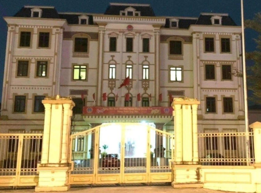 Trụ sở TAND huyện Đồng Hới nơi xảy ra sự việc.