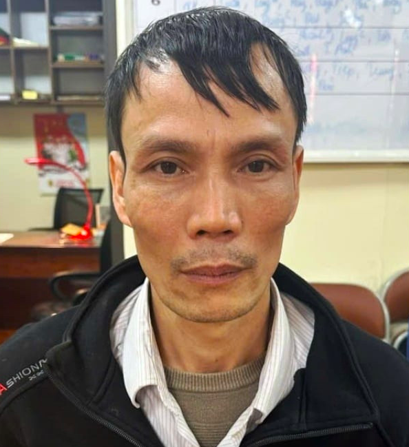 Đối tượng Đỗ Văn Nhựa tại cơ quan công an. Ảnh: CACC