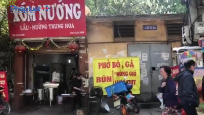 Trạm biến áp bị lấn chiếm làm quán ăn.