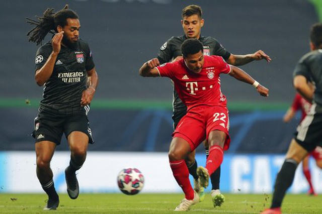 Gnabry giải thoát áp lực cho Bayern Munich bằng cú đi bóng và ghi bàn ấn tượng ở phút 18
