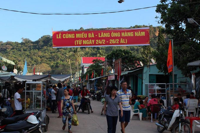 Lễ hội đền thờ Hoàng đảo Thổ Chu