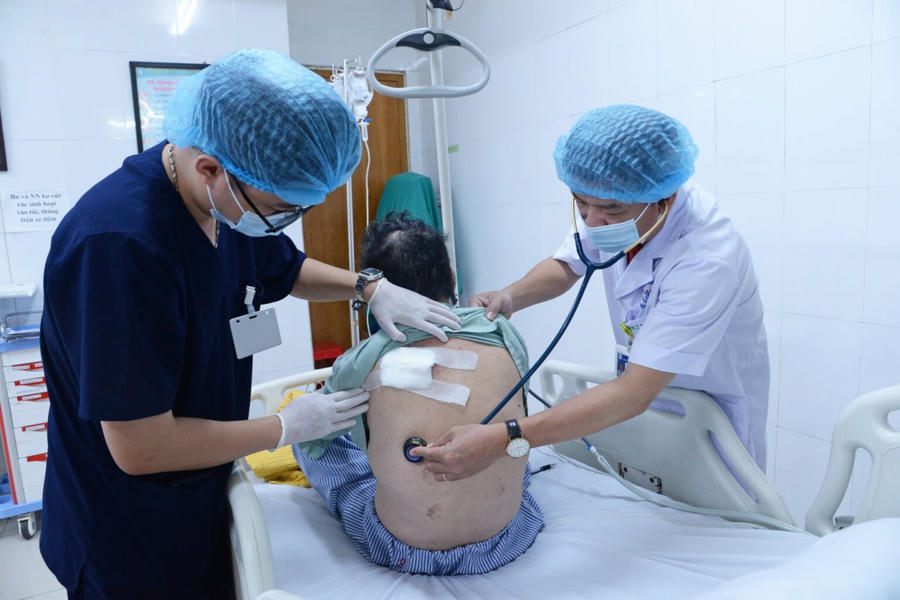 Hình ảnh bệnh nhân bị biến chứng nguy hiểm vì nghe thầy lang chữa bệnh đái tháo đường. (Ảnh: Bệnh viện Nội tiết Trung ương)
