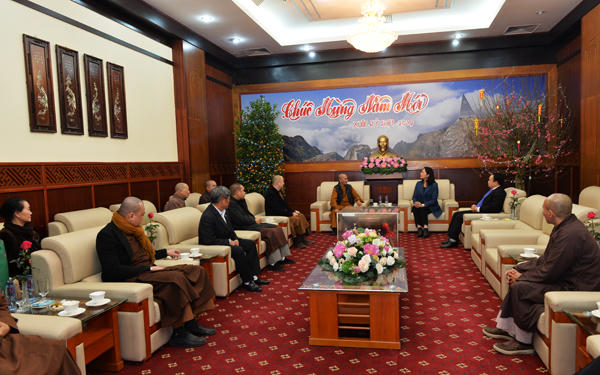 Lãnh đạo tỉnh cũng gửi lời tri ân đến chư Tôn đức BTS Phật giáo tỉnh.