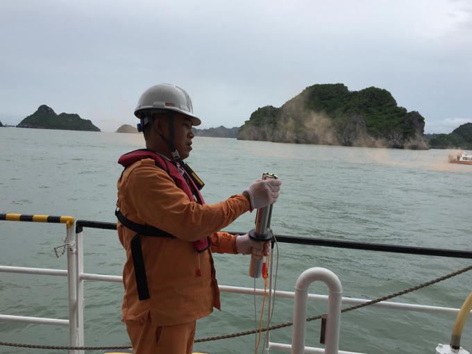 Súng bắn dây đã được bắn để định vị vị trí tìm kiếm .