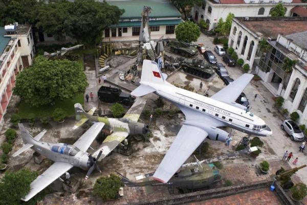 Bảo t&agrave;ng lịch sử Qu&acirc;n sự Việt Nam.