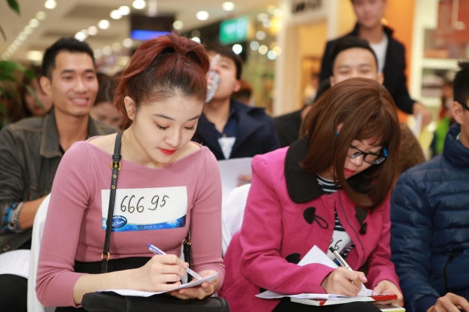 Vietnam Idol 2016: H&agrave;ng ng&agrave;n th&iacute; sinh t&igrave;m kiếm cơ hội toả s&aacute;ng tại v&ograve;ng sơ loại H&agrave; Nội