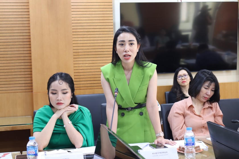 Bà Quỳnh Phạm, Giám đốc Queeny Group phát biểu tại Tọa đàm.