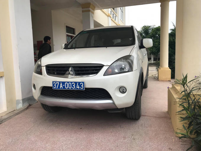 Ông Nguyễn Mạnh Hùng cũng khẳng định việc mặc sắc phục, dùng xe công đi việc riêng là không đúng.