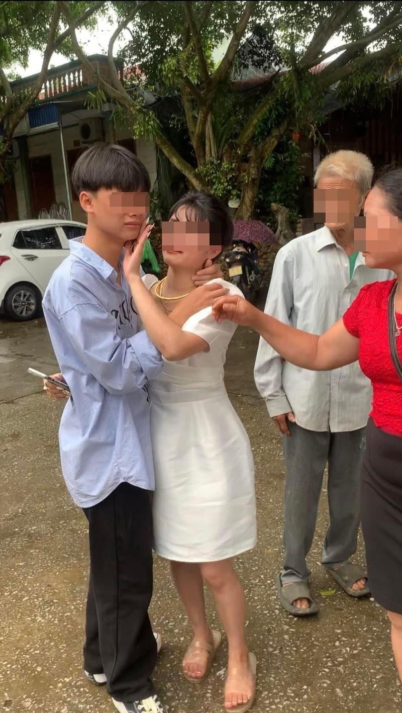 X&uacute;c động chuyện ph&iacute;a sau clip em trai kh&oacute;c nức nở ng&agrave;y chị lấy chồng ảnh 3