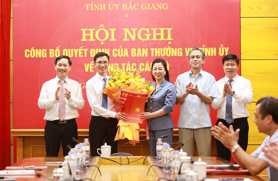 Ông Nguyễn Thanh Tùng -Thư ký Bí thư Tỉnh ủy Bắc Giang được bổ nhiệm chức vụ mới. Ảnh Cổng thông tin điện tử tỉnh Bắc Giang