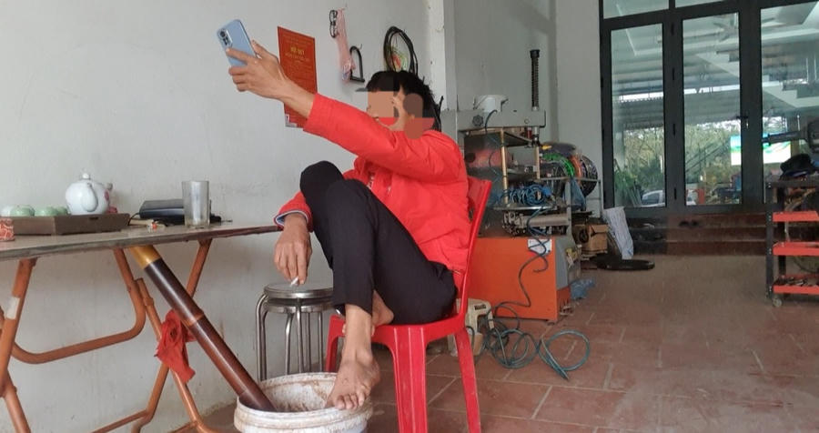 Người dân bức xúc về việc xe chở đất chạy vào nhà máy gạch Nguyên Hưng cả ngày gây ô nhiễm môi trường, tàn phá hệ thống đường giao thông làm đảo lộn cuộc sống của người dân.
