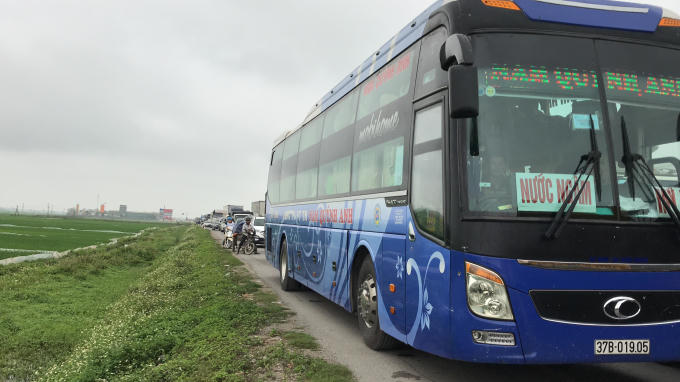 Vụ tai nạn khiến quốc lộ 1A hướng Nam - Bắc bị ách tắc kéo dài.
