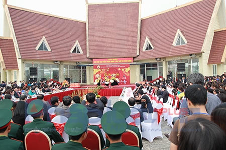 Chủ tịch nước nêu rõ: “Trong suốt hàng nghìn năm lịch sử, 54 dân tộc anh em đã đồng cam, cộng khổ, gắn bó keo sơn đưa đất nước vượt qua mọi thác ghềnh, thử thách, hun đúc nên khí phách Việt Nam, tinh thần Việt Nam, xây dựng, gìn giữ nền văn hóa Việt Nam, đất nước Việt Nam tươi đẹp”.