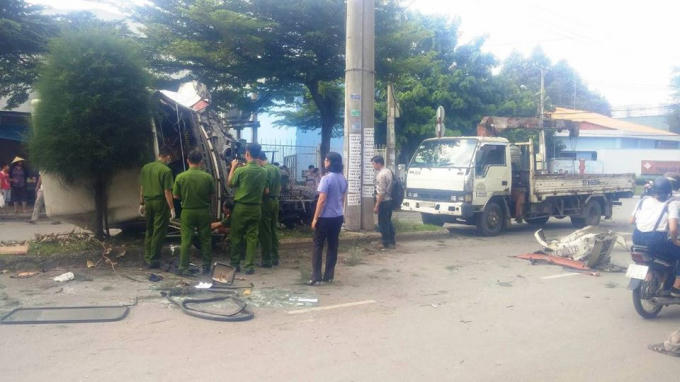 Công an quận Tân Phú khám nghiệm hiện trường.