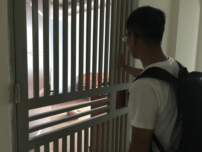 Tầng 2 được cam kết sẽ là khu dịch vụ thương mại nhưng trên thực tế đã được "cải tạo thành các căn hộ để bán.