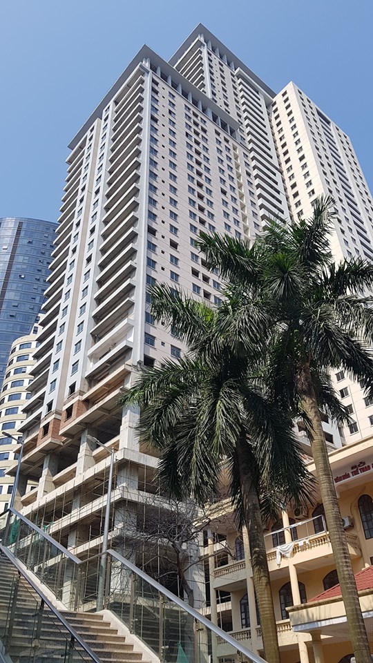 Dự án đã được cơ bản hoàn thiện phần bên ngoài nhưng chủ đầu tư đã dừng toàn bộ việc thi công từ nhiều năm nay.