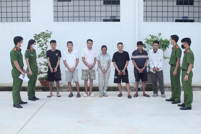 Các đối tượng trong đường dây bị bắt giữ - Công an Nghệ An.