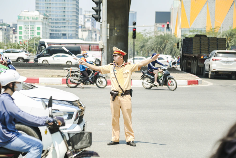 ự báo nhu cầu đi lại của nhân dân dịp Lễ kỷ niệm 50 năm Giải phóng miền Nam, thống nhất đất nước (30/4/1975 - 30/4/2025) sẽ tăng cao. (Ảnh minh hoạ)