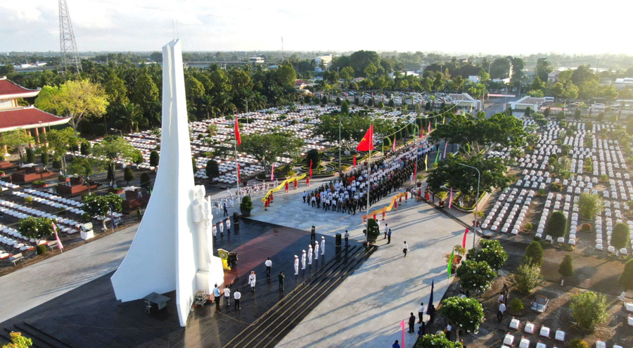 Toàn cảnh lễ viếng nghĩa trang liệt sĩ tỉnh Kiên Giang