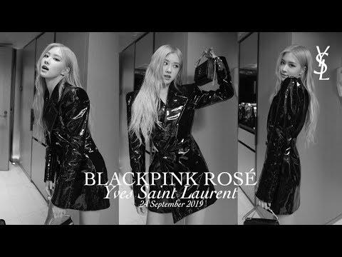 Rosé thể hiện được thần thái xuất chúng khi khoác lên mình những bộ cánh của nhà mốt YSL.